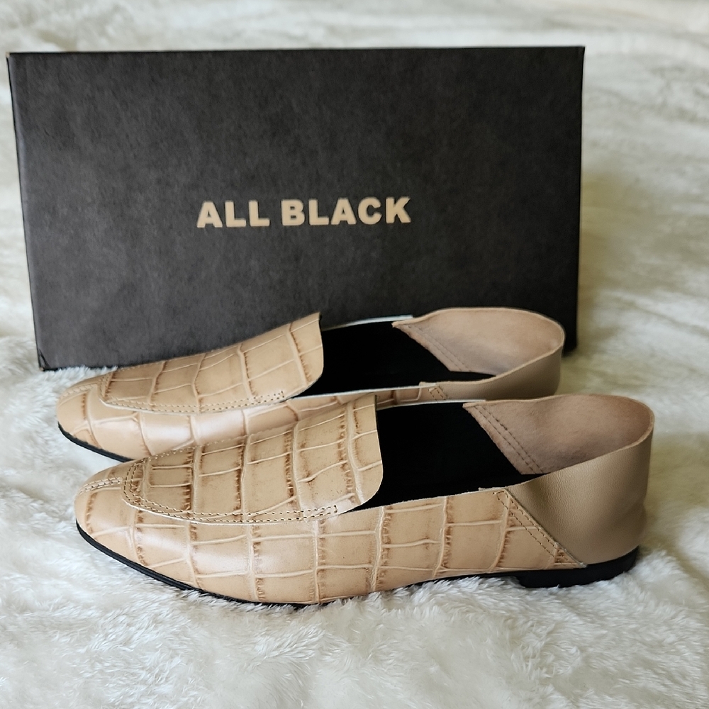 Women's Croc Loafers Sz 38